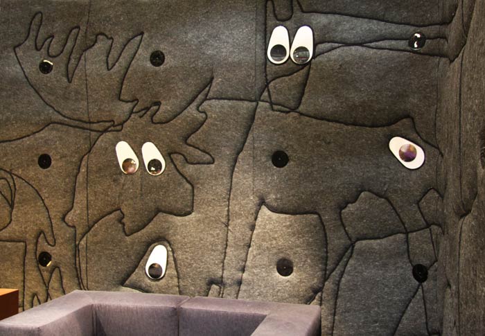 alce e cane nello stand di Meritalia a Rho Fiera Milano