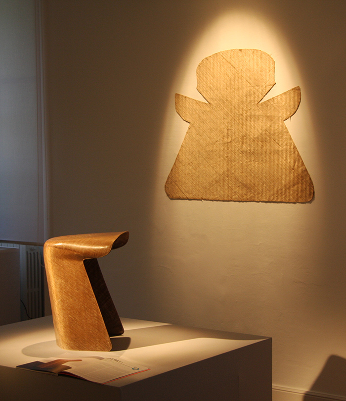 Stool in jute fiber and resin by Joran Briand